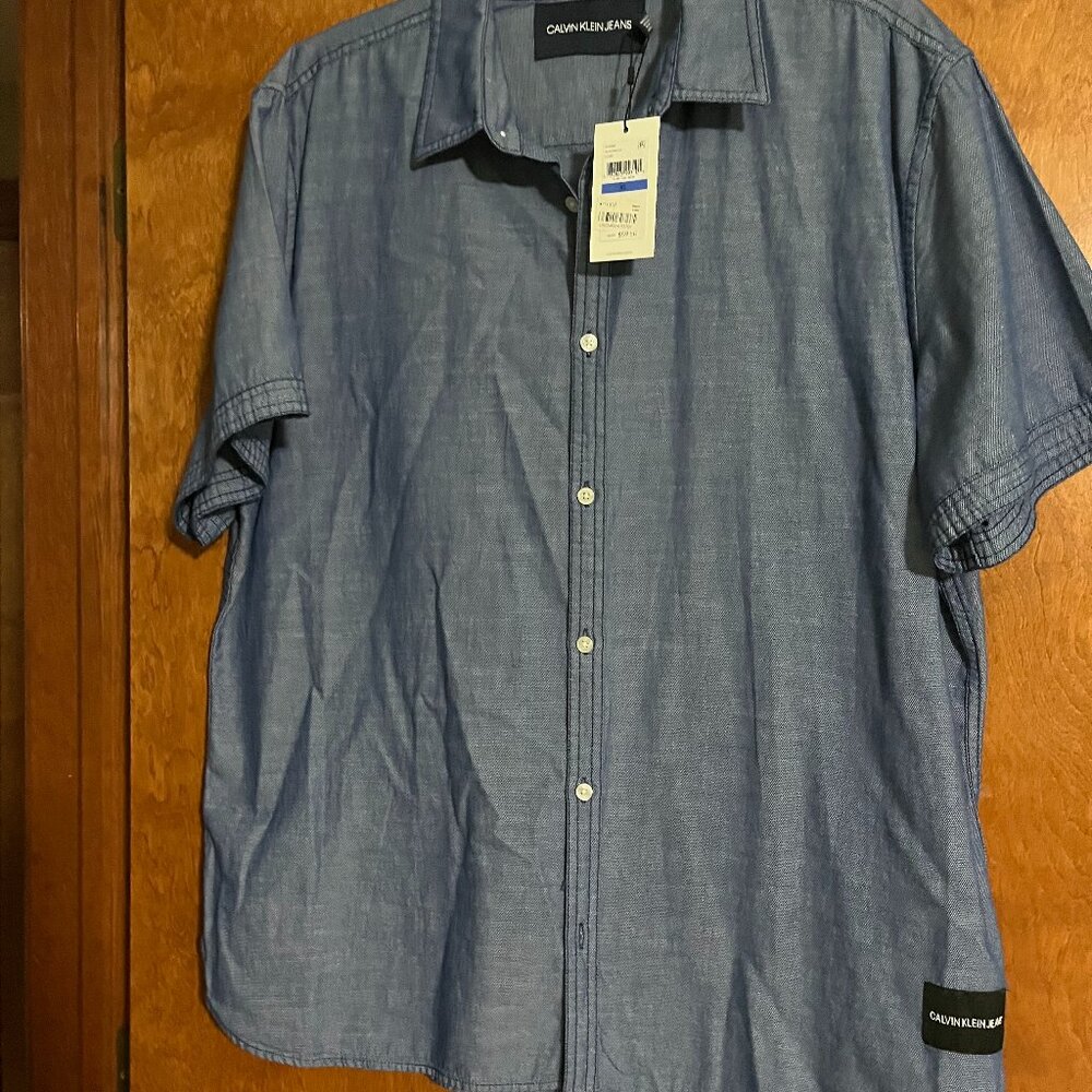 Calvin Klein (New) short sleeve jean like button down